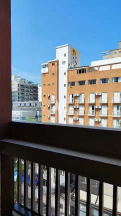 Imagem Apartamento à venda com 3 dormitórios e 2 vagas de garagem privativas e escrituradas no bairro do Gonzaga em Santos/SP