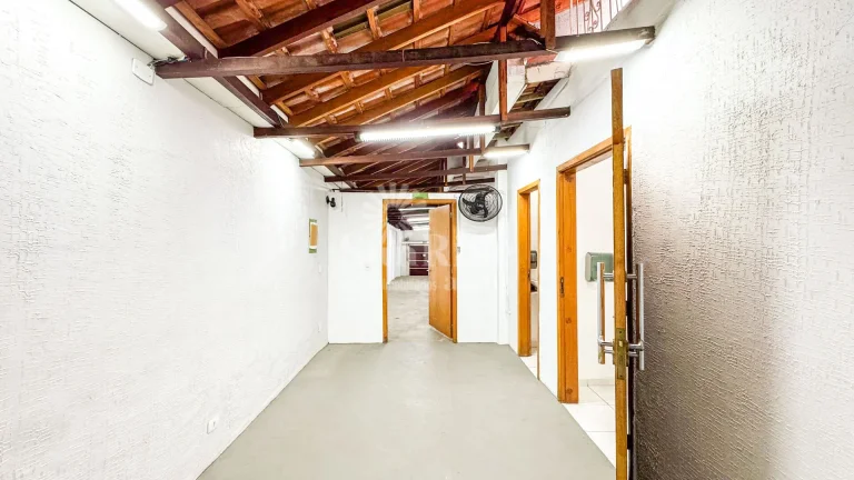 Imagem Casa de esquina para alugar com 350m² Residencial ou Comercial - Vila Clementino - São Paulo/SP