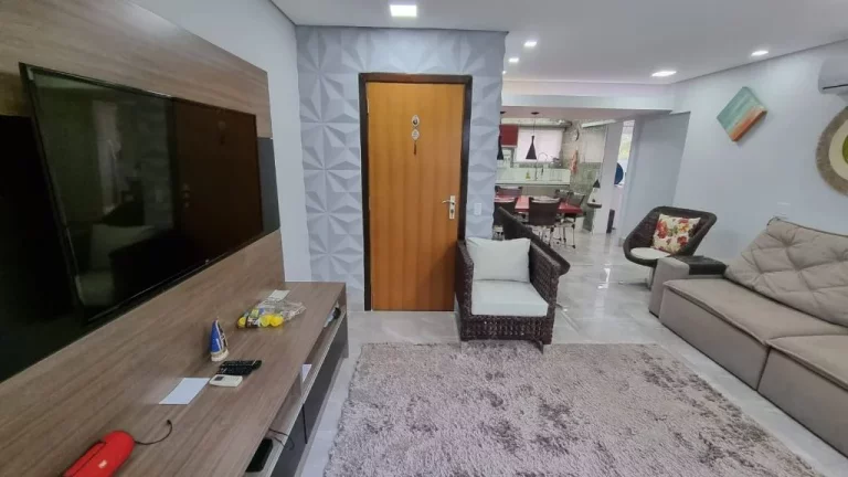 Imagem Praia de Pitangueiras - Calçadão - Alto padrão - Totalmente reformado e finamente decorado.