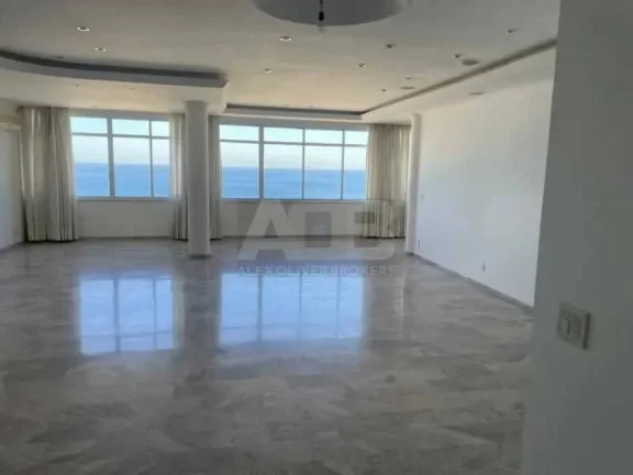 Imagem Cobertura à venda em Copacabana, 4 quartos, 560m2, 2vagas, Av. Atlântica.
