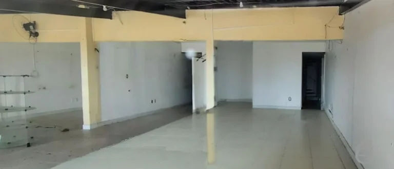 Imagem Loja para Aluguel, orla Praia do Francês, 4 ambientes, 3 wcs,140 m2, ótimo local
