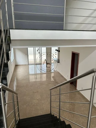 Imagem Casa Elegante em Condomínio Fechado em Valinhos: Conforto, Segurança e Qualidade de Vida!