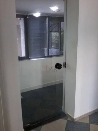 Imagem Sala Comercial de 212m² com 3 Vagas para Alugar na Berrini