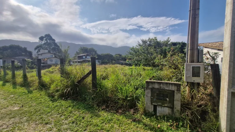 Imagem Terreno 340m² plano em Areias do Macacu, Garopaba. Vista montanhas. Escritura.