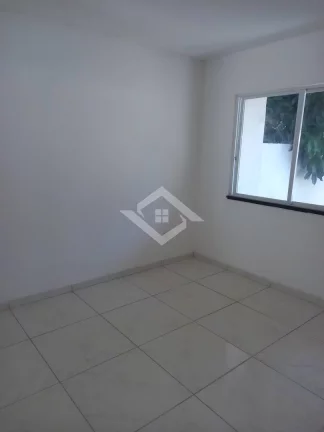 Imagem Casa na pedra de guaratiba com sala e 2 quartos, quintal e garagem