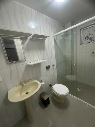 Imagem Apartamento com 2 dormitórios sendo 1 suíte e 1 vaga de garagem em Itapema/SC