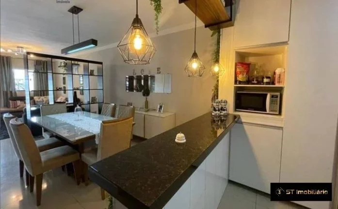 Imagem Casa à Venda em Atibaia Jd Maristela - 250m² por R$900.000,00