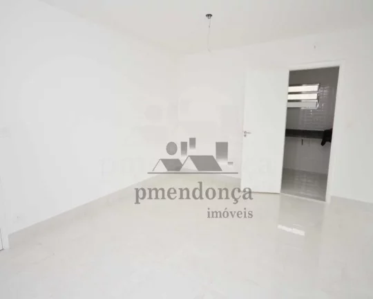 Imagem Apartamento totalmente reformado, living com porcelanato, 3 dormitórios, sendo 1 suíte, ambos no c...