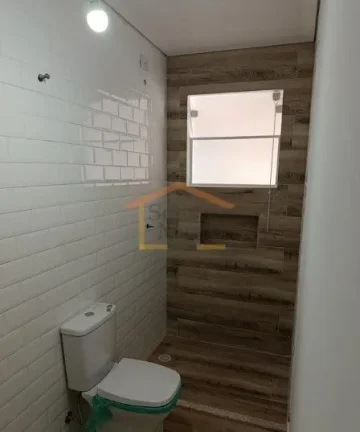 Imagem Sobrado com 133 m² de área construída em terreno de 500 m², composto por 3 dormitórios, sendo 3...