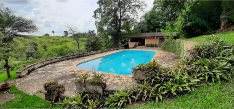 Imagem Chácara de luxo à venda em Jundiaí-SP, Jardim Liberdade: 3 quartos, 1 suíte, 2 salas, 3 banheiros, 5 vagas, 461m² de área.