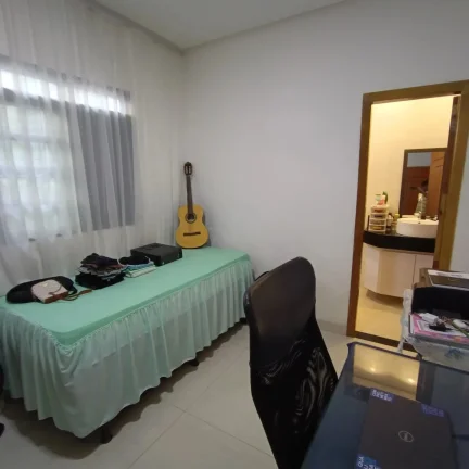 Imagem Casa De 3 Quartos Com Suite Sozinha No Lote Em Avenida No Marilia