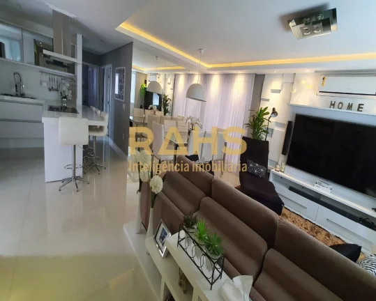 Imagem Lindíssima casa no Bairro Petrópolis. Imóvel possui uma suíte, mais dois dormitórios, sala de e...