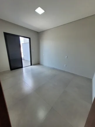 Imagem Casa de Luxo no Condomínio Parque Ibiti Reserva em Sorocaba-SP: 3 Quartos, 1 Suíte, 2 Salas, 3 Banheiros, 2 Vagas de Garagem - 218m².