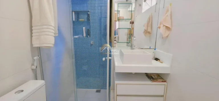 Imagem Graça: 130m², 3 quartos com 1 suíte, andar alto, nascente, vista livre e varanda integrada à sala.