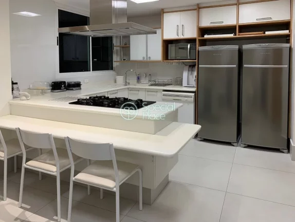 Imagem Cobertura triplex localizada em frente ao Parque Burle Marx, com vista ampla para a cidade e ao PalÃ...