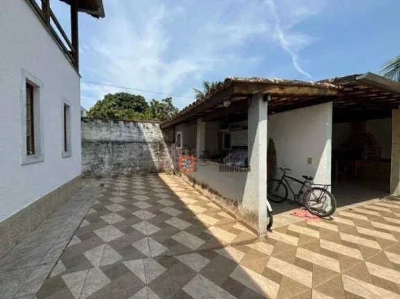 Imagem Sobrado com 3 dormitórios à venda, 182 m² por R$ 800.000 - Pontal de Santa Marina - Caraguatatuba/SP