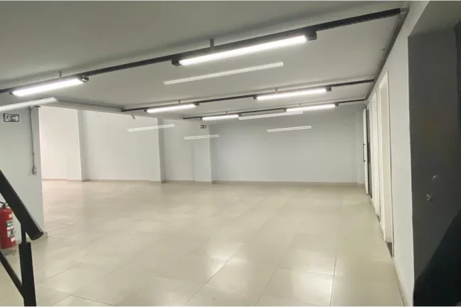 Imagem Salão Comercial Reformado na Lapa – Espaço Amplo, Versátil e Pronto para Sua Empresa!