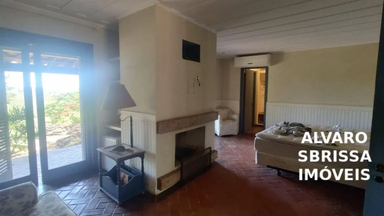 Imagem Sitio a venda em Itu SP com 4,7 alqueires ou 113.740 m², casa sede com 6 suítes, piscina e dois lagos maravilhosos, venha conhecer pessoalmente.