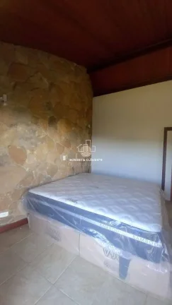 Imagem Casa de Alto Padrão Reformada com 3 Suítes no Condomínio Flamboyant Atibaia