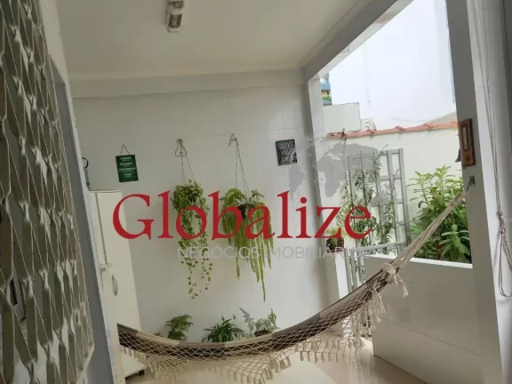 Imagem Sobrado à venda com 3 dormitórios e 2 vagas no bairro do Gonzaga em Santos por R$ 1.100.000,00