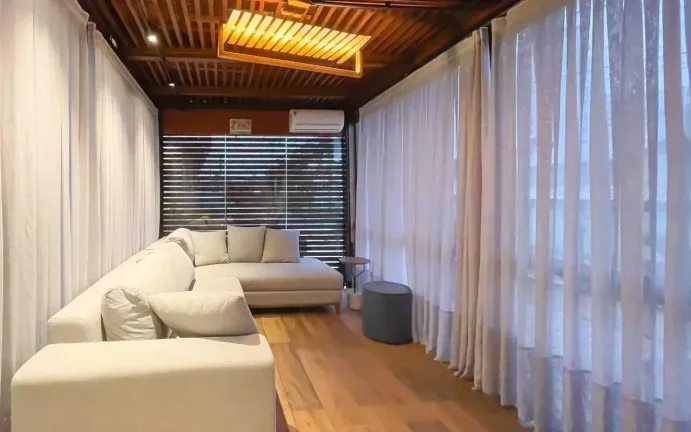 Imagem Apartamento mobiliado com 2 suítes e 2 vagas de garagem na Praia Brava em Itajaí