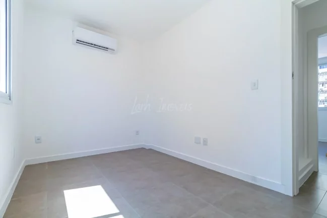 Imagem Vendo cobertura em Copacabana próximo a praia.