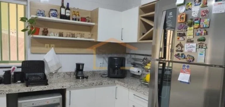 Imagem Sobrado lindo e totalmente reformado por dentro, com acabamento moderno e cheio de armários planeja...