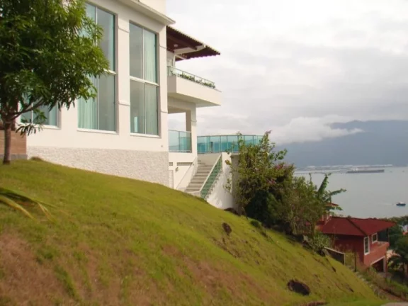 Imagem ILHABELA - CASA COM VISTA CINEMATOGRÁFICA. 4 SUITES E ACABAMENTO PRIMOROSO.