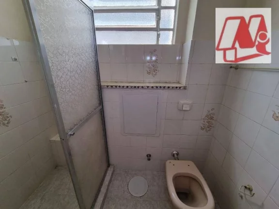 Imagem No Moinhos de Vento, 2 dormitórios, sacada e vaga.