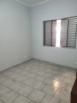 Imagem VENDO CASA COM DOIS QUARTOS E EDÍCULA NO BAIRRO JD. SANTA CRUZ!
