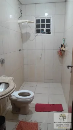 Imagem Casa para Venda em Aparecida de Goiânia, Vila Brasília, 3 dormitórios, 1 suíte, 2 banheiros, 5 vagas