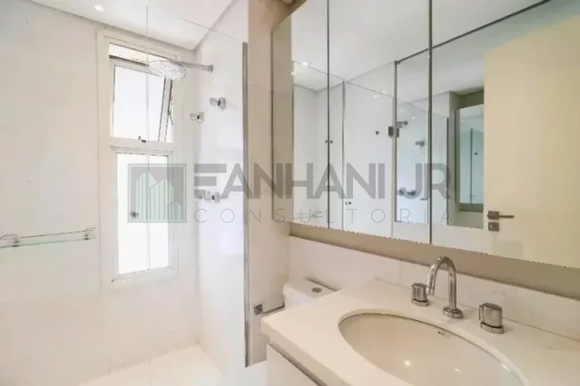 Imagem Imperdível oportunidade: Apartamento de 2 quartos e 2 suítes no Itaim Bibi, São Paulo! 123m², 3 salas, 4 banheiros e 2 vagas.
