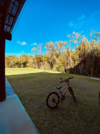 Imagem Luxuosa casa em condomínio à venda em Praia do Forte - Mata de São João-BA: 5 quartos, 5 suítes, 3 salas, 3 banheiros, 3 vagas, 400m².