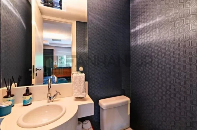 Imagem Apartamento de alto padrão para locação na Indianópolis, São Paulo-SP: 3 quartos, 3 suítes, 3 salas, 4 banheiros, 2 vagas e 164m².