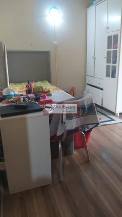 Imagem Vendo Oportunidade no parque do terceiro lago. Vendo casa em condomínio parque terceiro lago, terreno de 504m², 180m² de área útil, 2 Dormitirios, sacada, 2 salas, 2 Banheiros, 3 vagas de garagem, canil e poço artesiano, valor de SUPER Oportunidade. R$ 65
