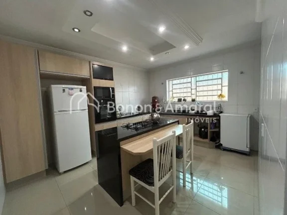 Imagem Casa térrea à venda no Jardim Santa Genebra, na melhor localização do bairro. O imóvel possui t...