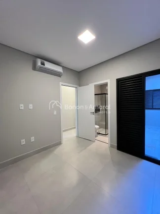Imagem Encante-se com esta charmosa casa térrea, localizada em um dos condomínios mais tranquilos e bem l...