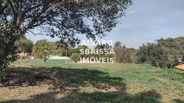 Imagem Excelente terreno com ótima topografia de esquina à venda com 3.000 m2 no Condomínio Village Castelo em Itu SP ao lado da Rod Castelo Branco