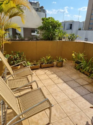 Imagem Linda cobertura de 321M² com 3 quartos e 2 suítes. Armários, varandas, ampla sala.