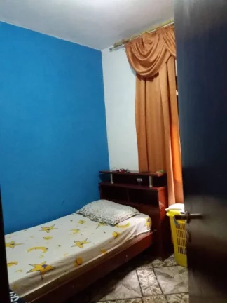 Imagem Sobrado com 4 dormitórios para alugar, 240 m² por R$ 2.400/mês - Parque Gerassi - Santo André/SP