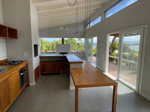 Imagem Casa com 2 Quartos à Venda, 110 m² em Imbituba - Imbituba