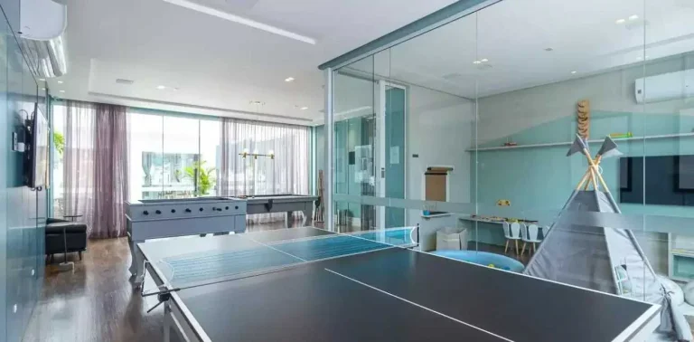 Imagem Apartamento com 4 dormitórios sendo 2 suítes e 2 vagas de garagem em Balneário Camboriú