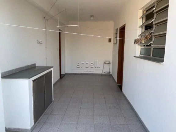 Imagem Sobrado com 250 metros quadrados, living, ampla cozinha com armários, 3 dormitórios sendo 1 suíte...
