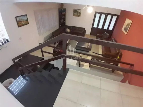 Imagem Sobrado de Alto Padrão, 3 Dormitórios com Sacadas, sendo 1 Suíte com Closet, Piscina Aquecida (5 X 9mts) na Vila Bocaina, Mauá-SP