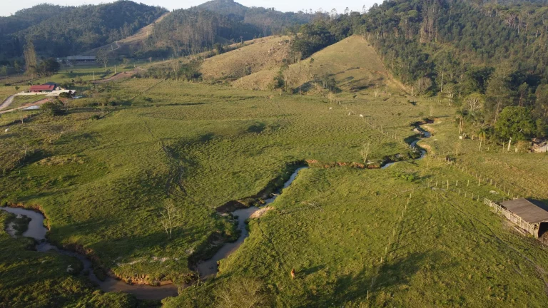 Imagem Terreno à venda em Imaruí-SC, bairro Rio D'una, com 250.000m² de área! Oportunidade única!