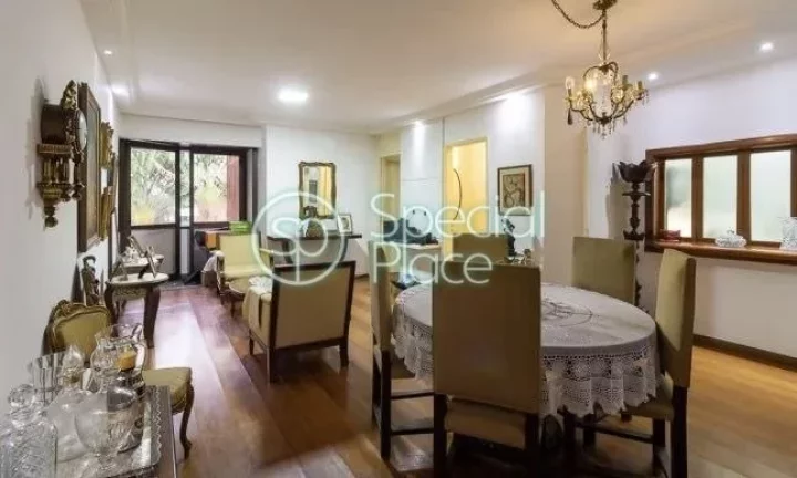 Imagem Oportunidade para reforma em Moema Pássaros Apartamento para reforma com ótima planta, sala bem am...