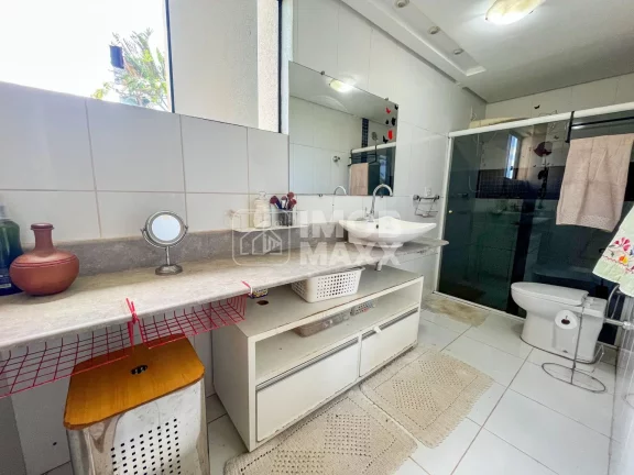 Imagem Excelente casa no Jardim Botânico, Brasília: 400m², 4 dormitórios, 4 suítes, 5 banheiros. Venda por R$ 1.350.000. Agende uma visita!