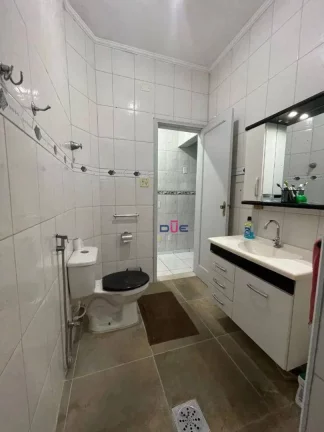 Imagem Apartamento com 2 dormitórios, 2 andar sem elevador esquina com canal 1 à venda, 66 m² por R$ 300.000 - Marapé - Santos/SP