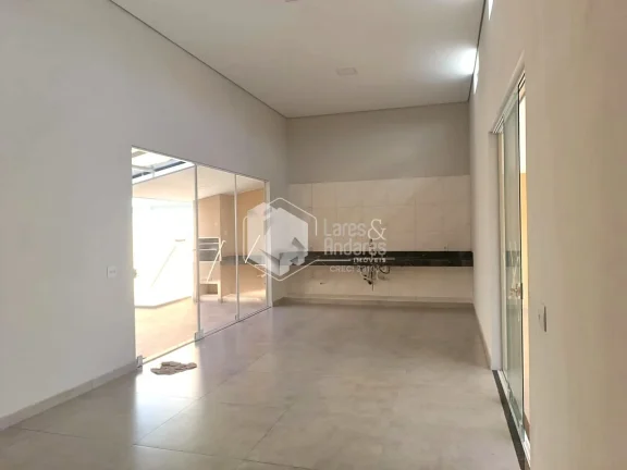 Imagem CASA À VENDA, COM 190M² 3 DORMS (1 SUÍTE) 5 VAGAS, PISCINA, CHURRASQUEIRA - RESIDENCIAL CALIFÓRNIA GARDEN, SÃO SEBASTIÃO DO PARAÍSO, MG