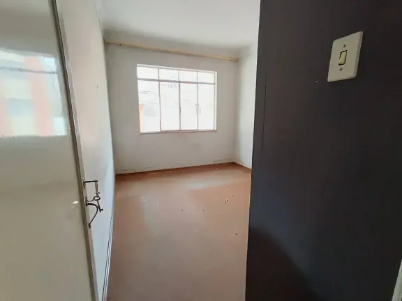 Imagem Casa com Excelente Localização no Centro de Barbacena. Ideal para Clínicas ou Residencial